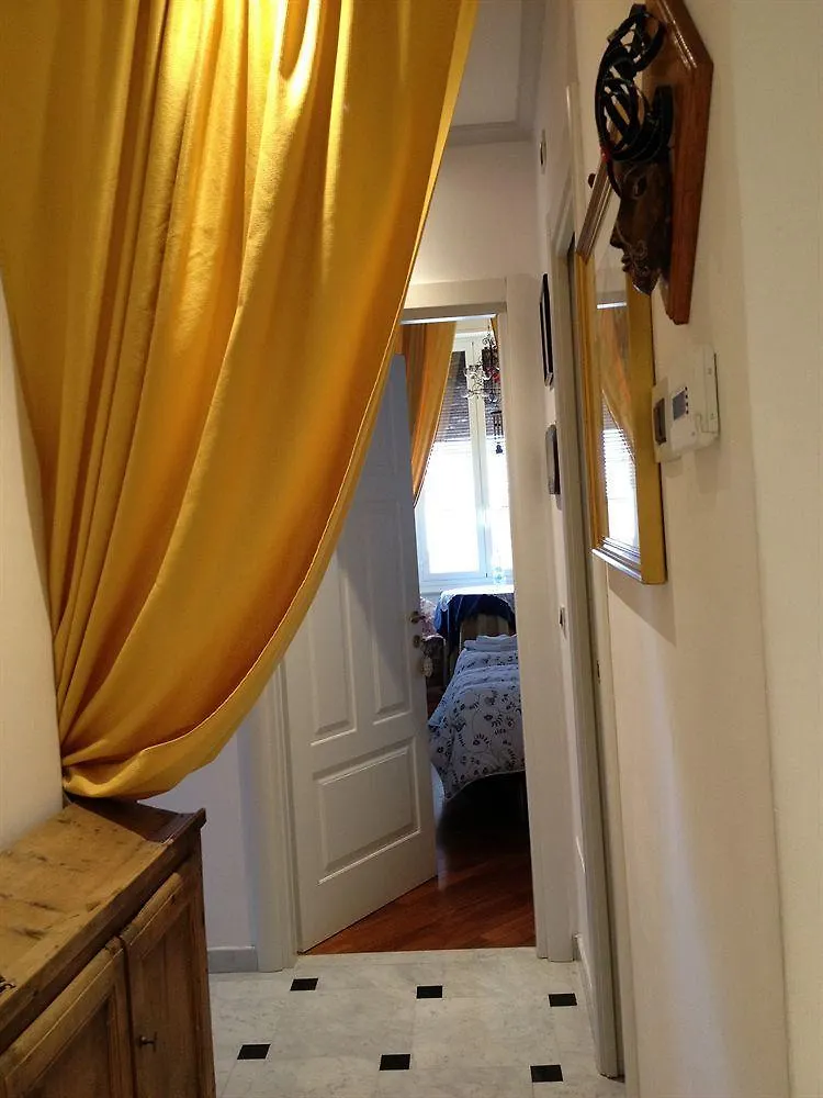 Bed & Breakfast Domitilla Genova Szálloda