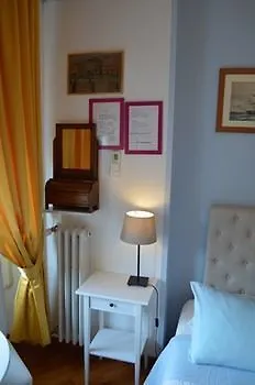 Bed & Breakfast Domitilla Genova Szálloda