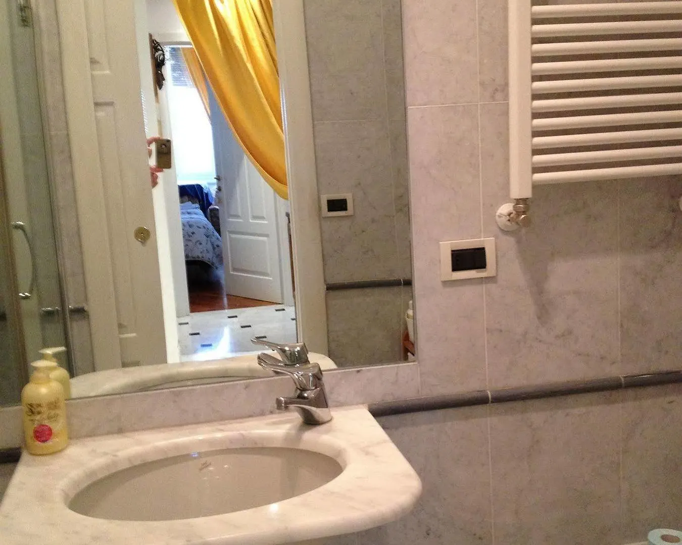*** Szálloda Bed & Breakfast Domitilla Genova Olaszország